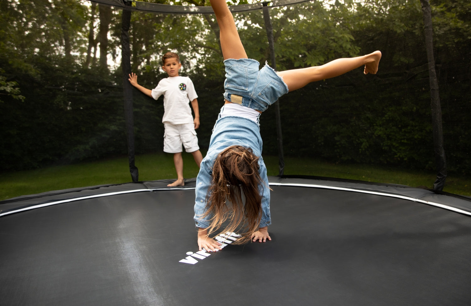 VirtuFit Premium Trampoline met Veiligheidsnet - Zwart - 251 cm - Tweedekans