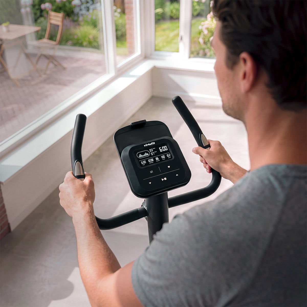 VirtuFit LEB150 Low Entry Bike Hometrainer - Voor lange gebruikers