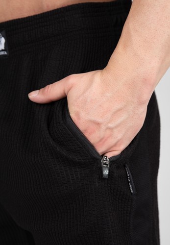 augustine-old-school-shorts-black-red