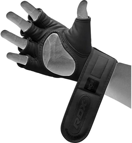 RDX Sports F15 Noir MMA Grappling Gloves - met hand