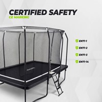 Vooraanzicht van de VirtuFit Premium Rechthoekige Trampoline met gecertificeerd veiligheidsnet en EN71 keurmerken.