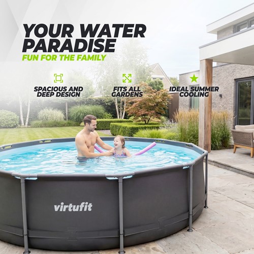 Lifestyle sfeerfoto van een vader en dochter in het ruime VirtuFit Zwembad 244 antraciet. Het ronde ontwerp past in vrijwel elke tuin en biedt de ideale zomerse verkoeling en waterpret voor het hele g