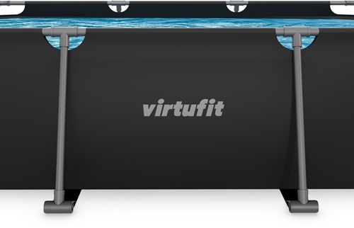 Zijaanzicht van het VirtuFit opzetzwembad met duidelijke weergave van het frame en het merklogo.
