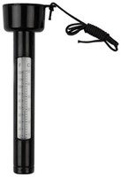 Detailopname van de meegeleverde drijvende thermometer om de watertemperatuur van het VirtuFit ijsbad nauwkeurig te meten.